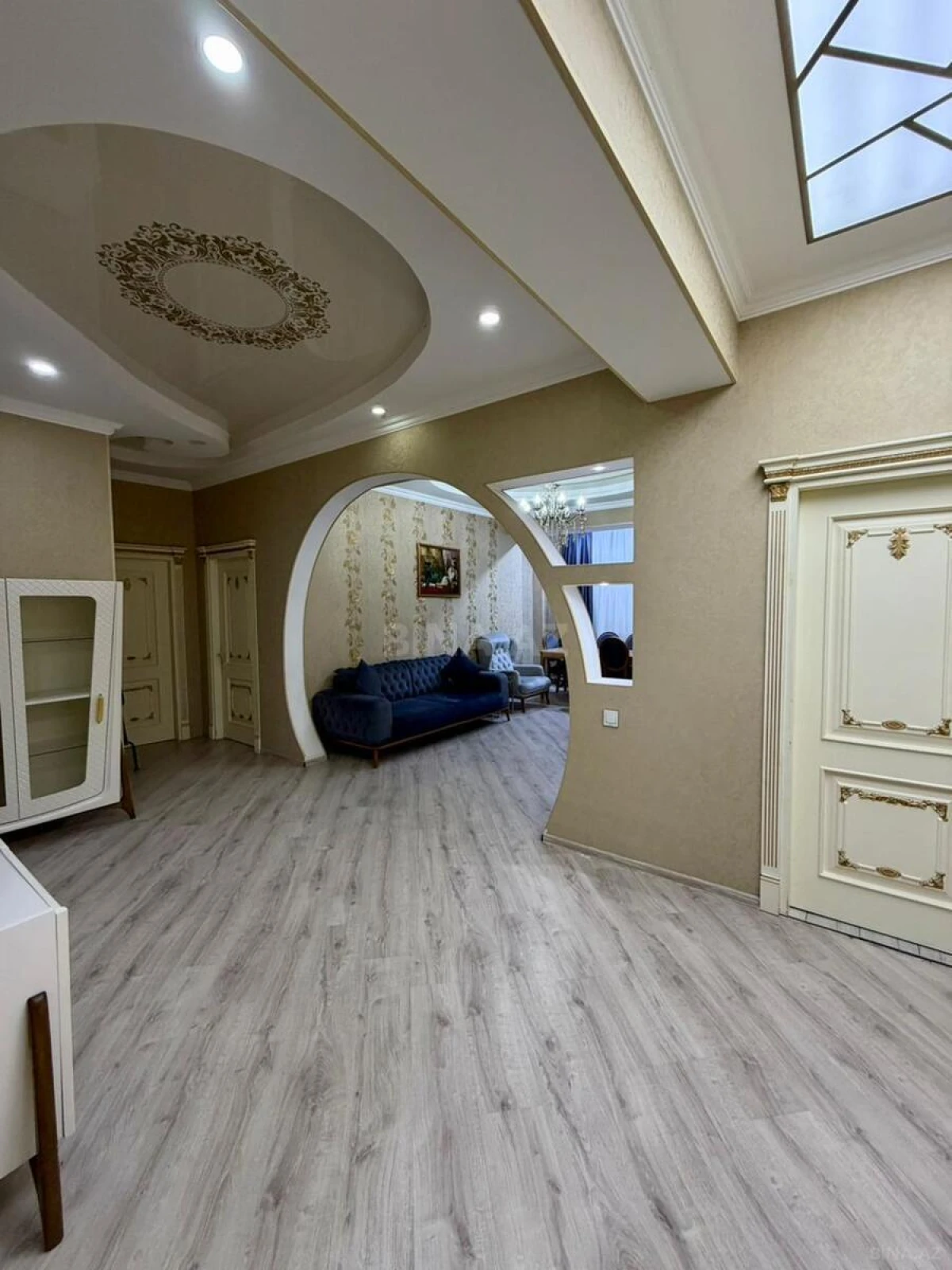 Satılır 3 otaqlı mənzil 110 m²