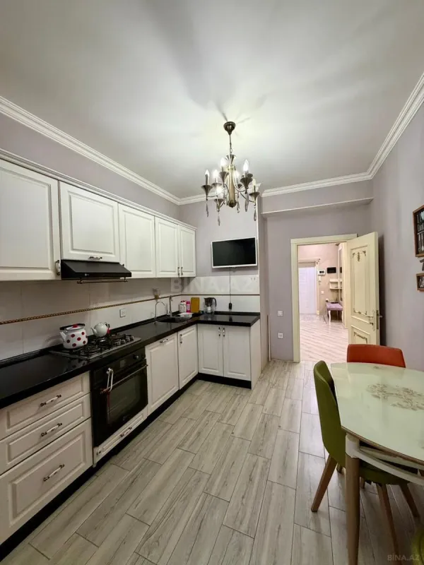 Satılır 3 otaqlı mənzil 110 m²