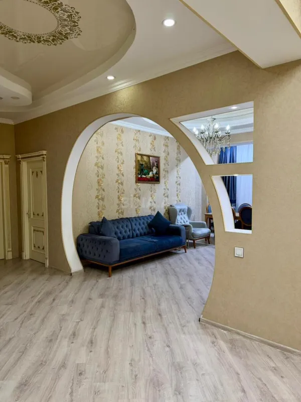 Satılır 3 otaqlı mənzil 110 m²