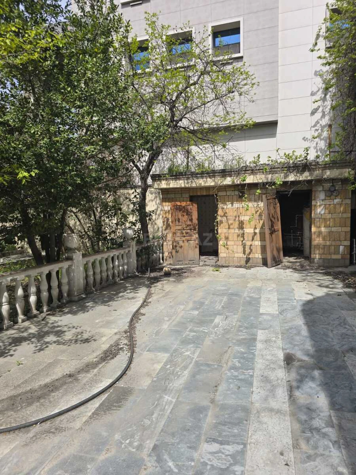 Satılır obyekt 455 m²