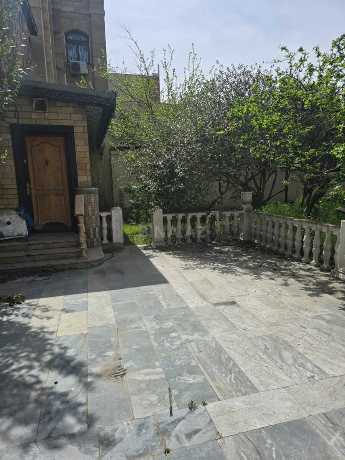 Satılır obyekt 455 m²