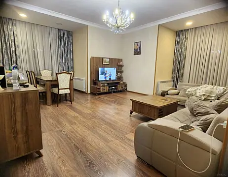 Satılır 4 otaqlı mənzil 147 m² — Bakı 4 otaq 147.00 m²
