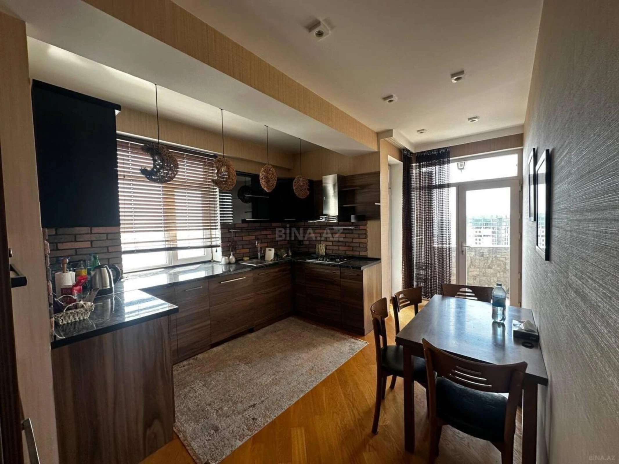 Kirayə verilir 2 otaqlı mənzil 95 m²