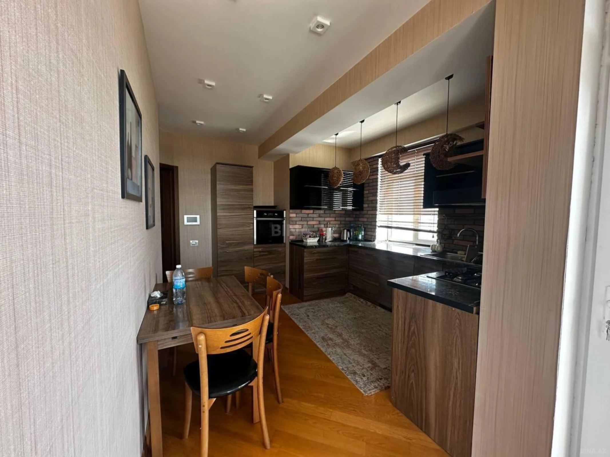 Kirayə verilir 2 otaqlı mənzil 95 m²