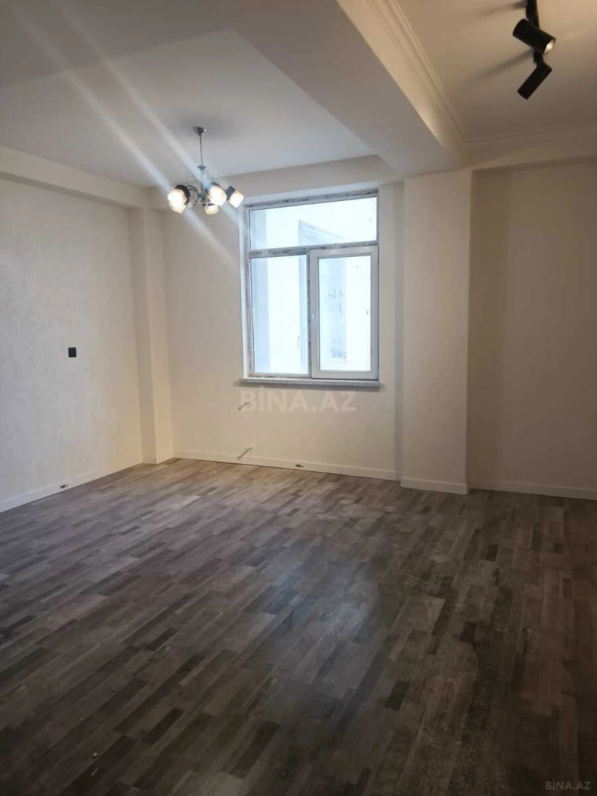 Satılır 2 otaqlı mənzil 57 m²