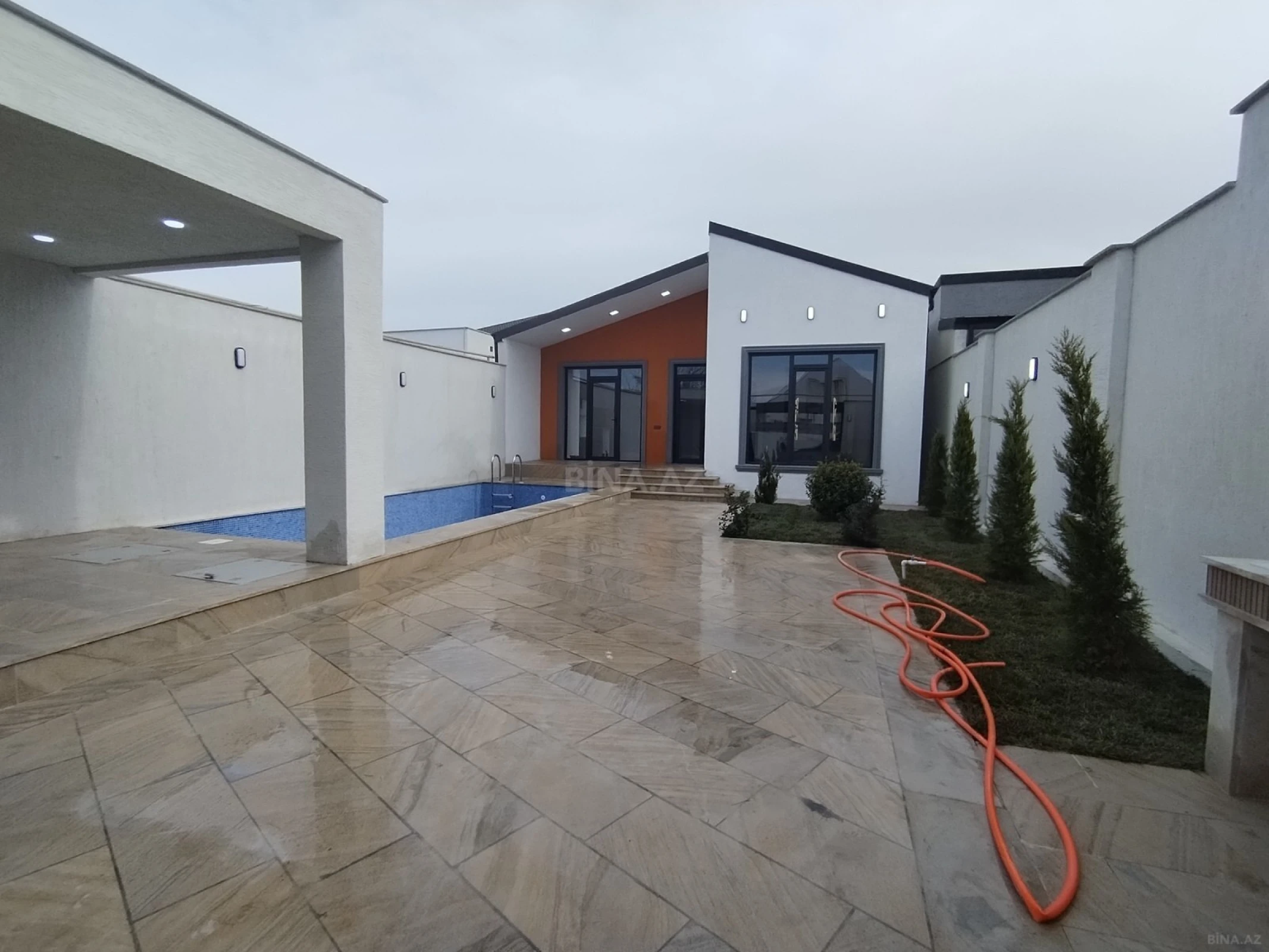 Satılır 4 otaqlı həyət evi 140 m²