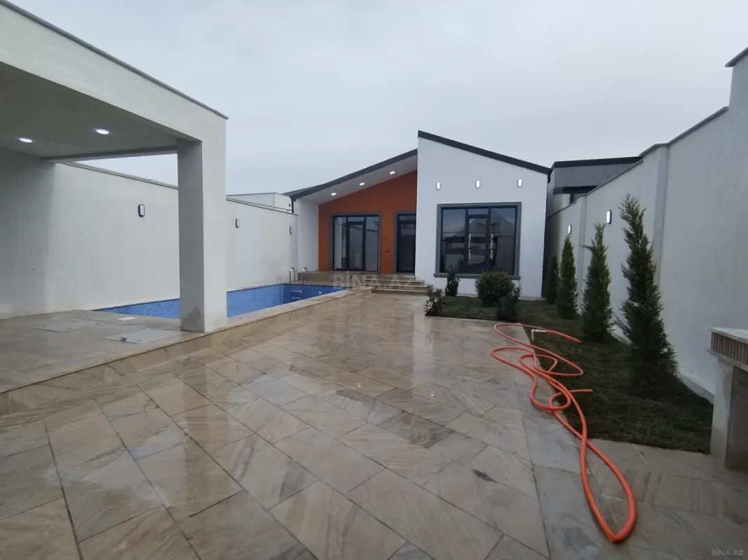 Satılır 4 otaqlı həyət evi 140 m²