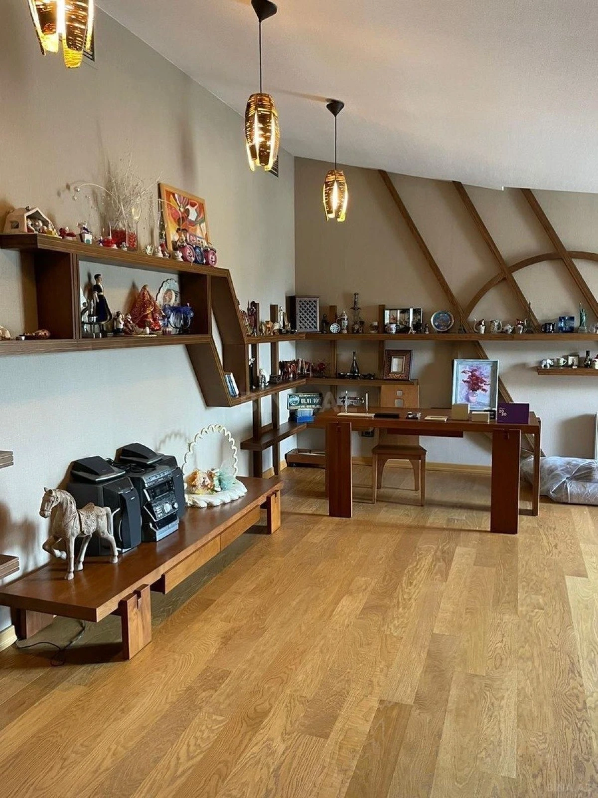 Kirayə verilir 6 otaqlı həyət evi 600 m²