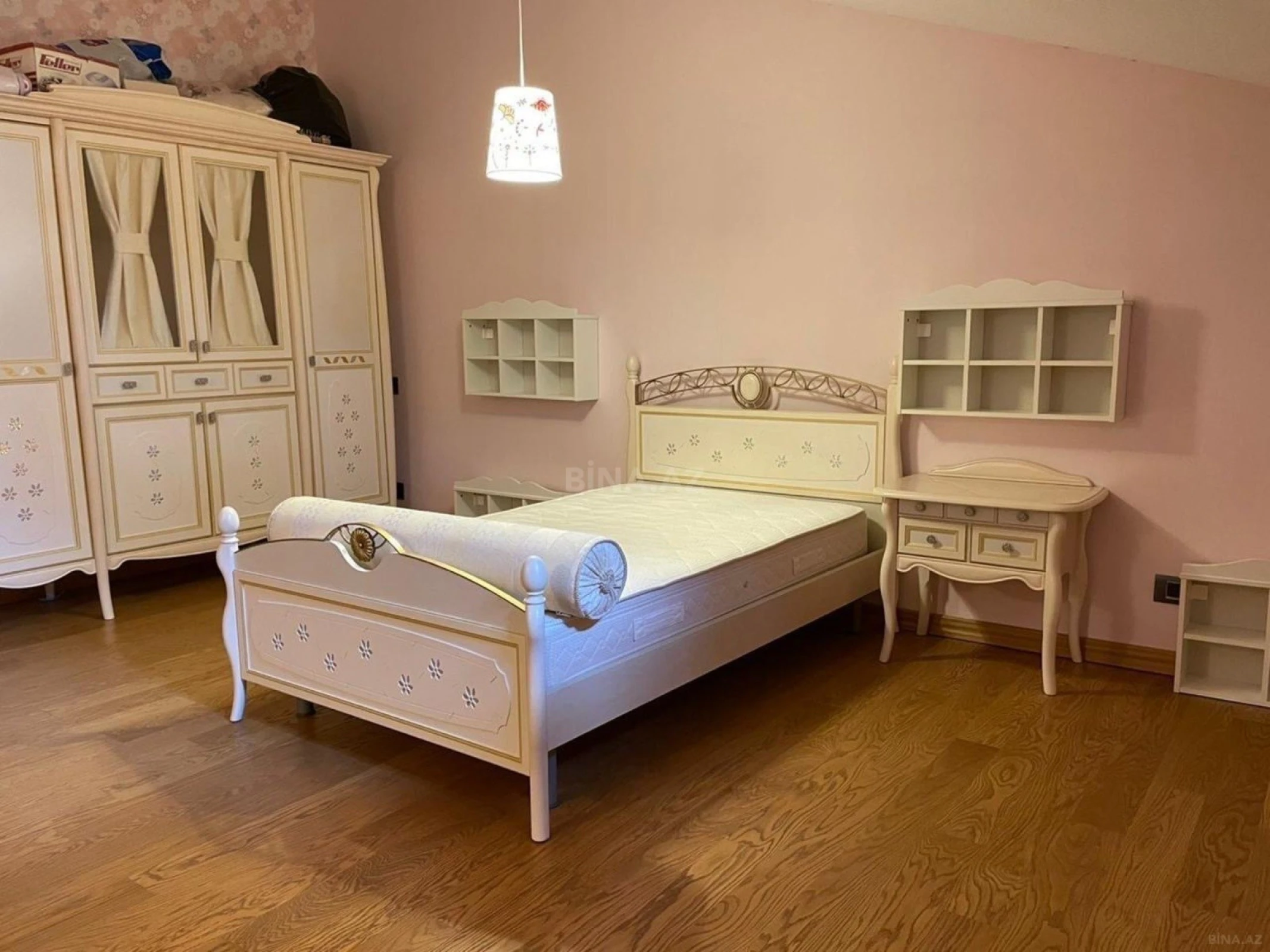 Kirayə verilir 6 otaqlı həyət evi 600 m²