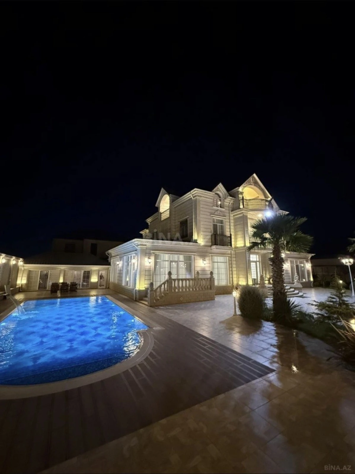 Kirayə verilir 6 otaqlı həyət evi 600 m²