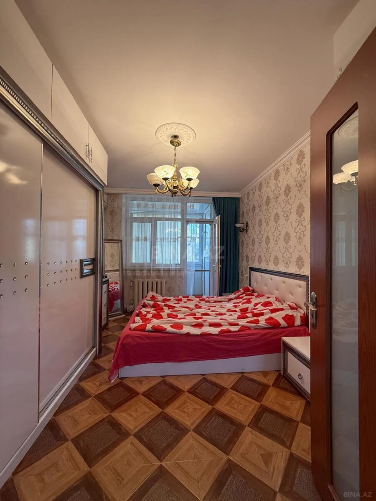 Satılır 4 otaqlı mənzil 80 m²