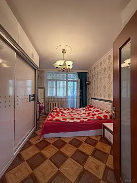 Satılır 4 otaqlı mənzil 80 m²