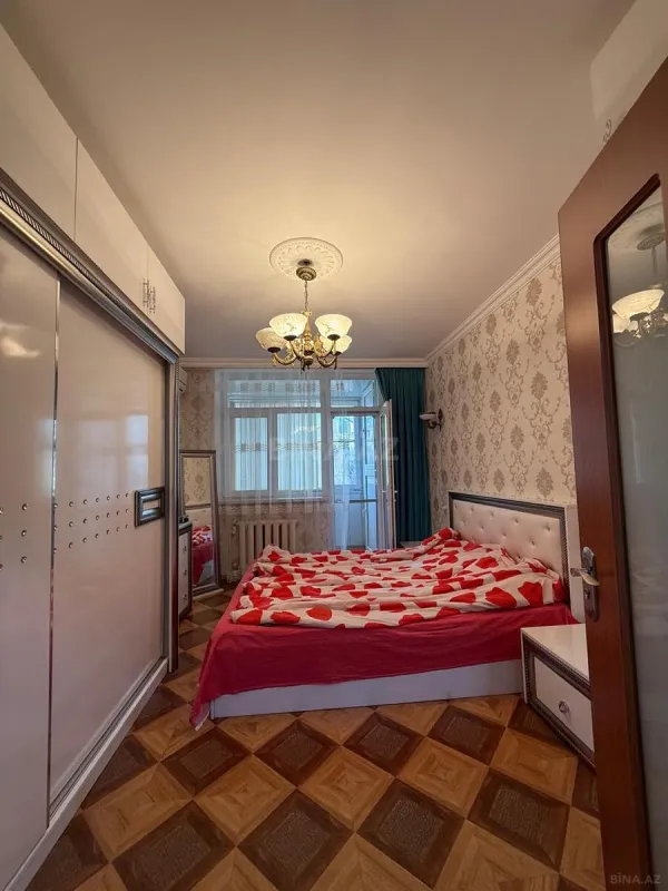 Satılır 4 otaqlı mənzil 80 m²