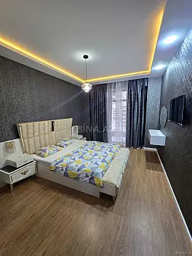 Kirayə verilir 3 otaqlı mənzil 145 m²