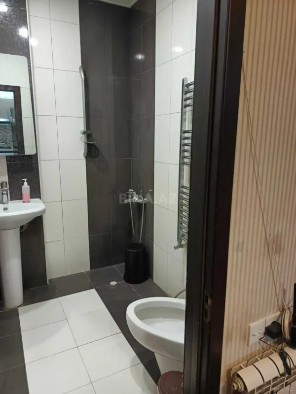 Kirayə verilir 2 otaqlı mənzil 70 m²