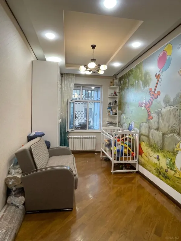 Satılır 3 otaqlı mənzil 124 m²