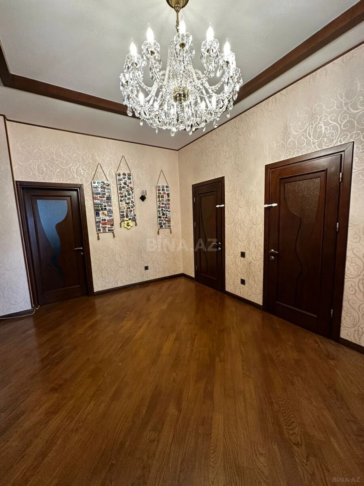 Satılır 3 otaqlı mənzil 124 m²