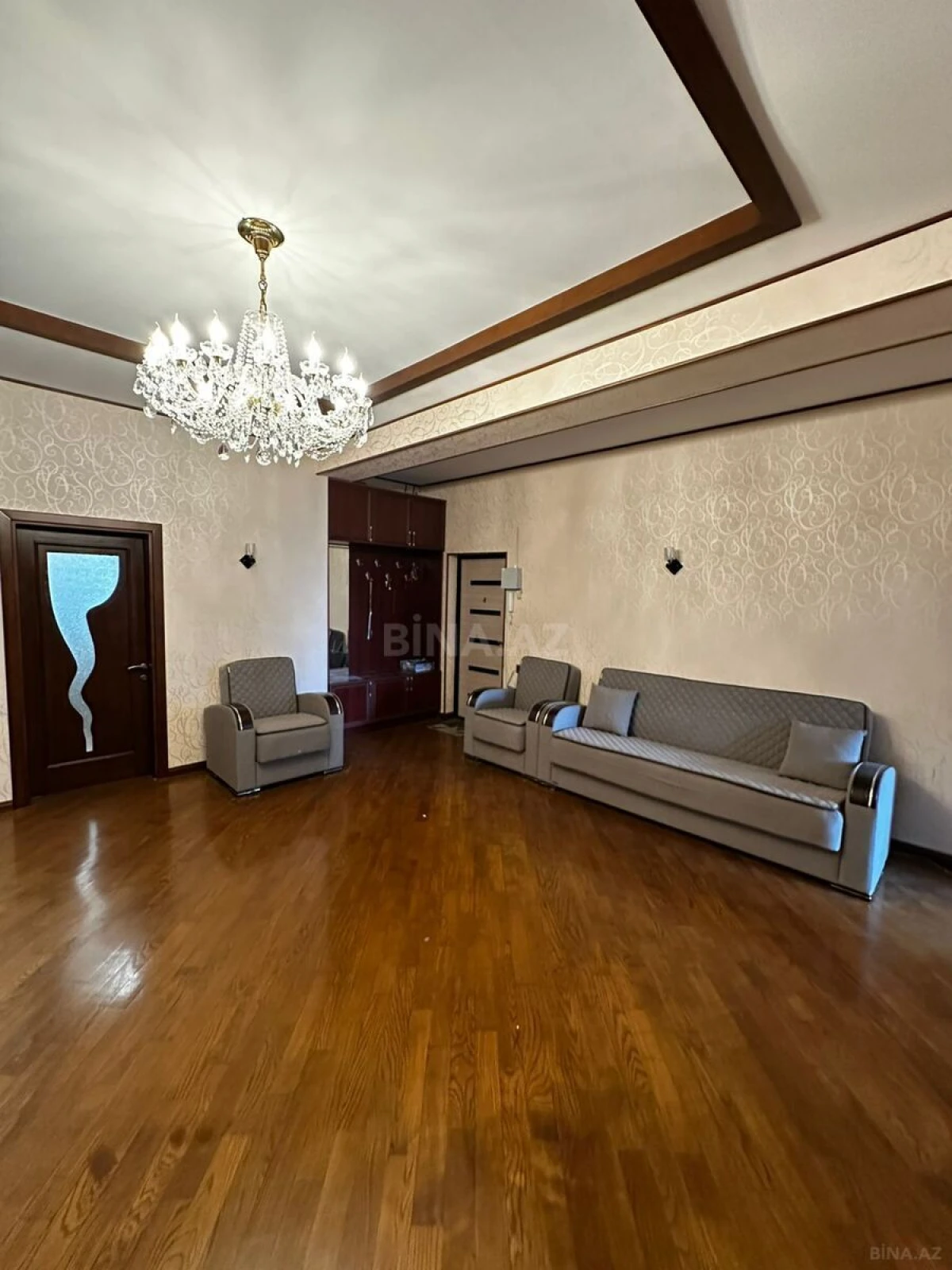 Satılır 3 otaqlı mənzil 124 m²