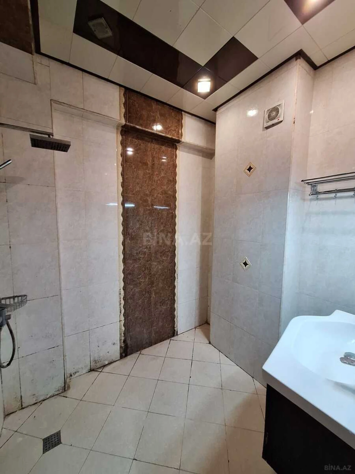 Satılır 2 otaqlı mənzil 65 m²