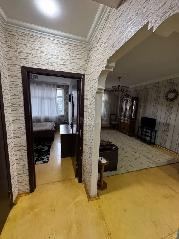 Kirayə verilir 2 otaqlı mənzil 70 m²