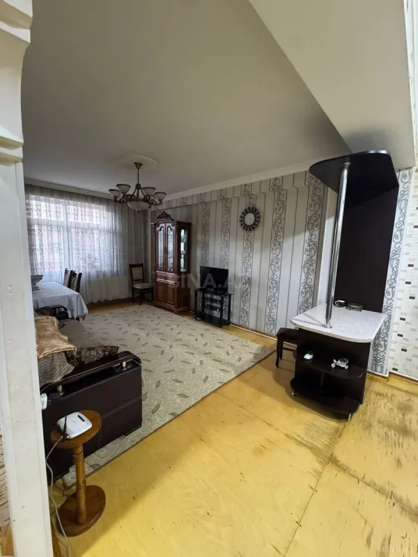 Kirayə verilir 2 otaqlı mənzil 70 m²