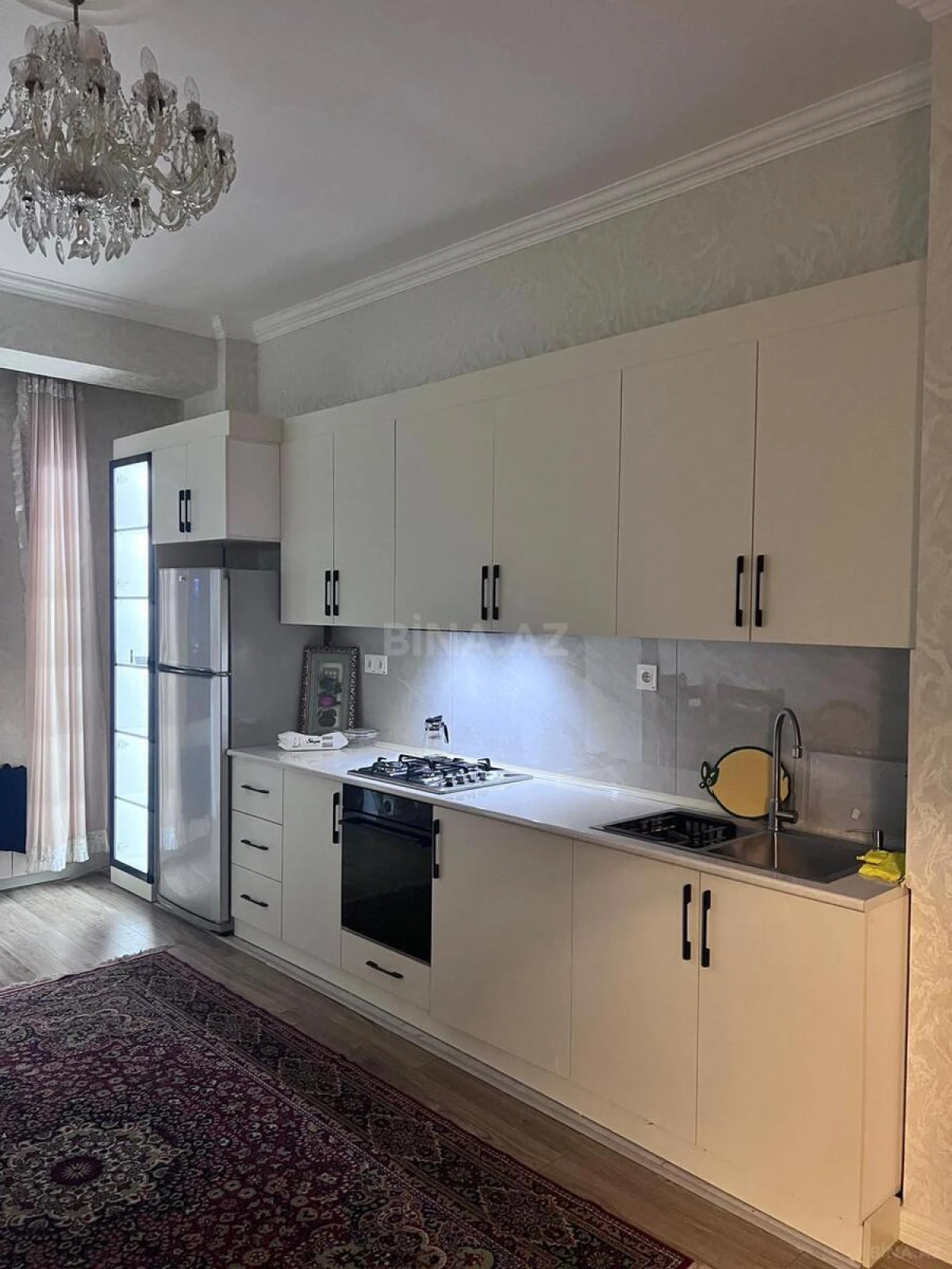 Kirayə verilir 2 otaqlı mənzil 75 m²