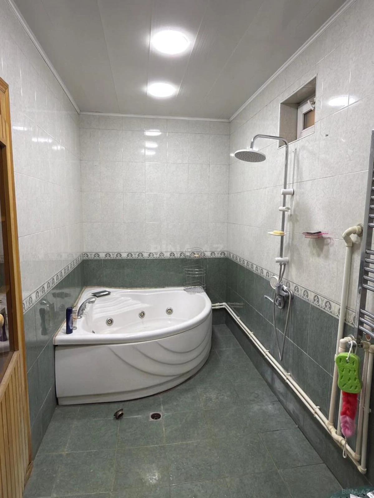 Satılır həyət evi 425 m²