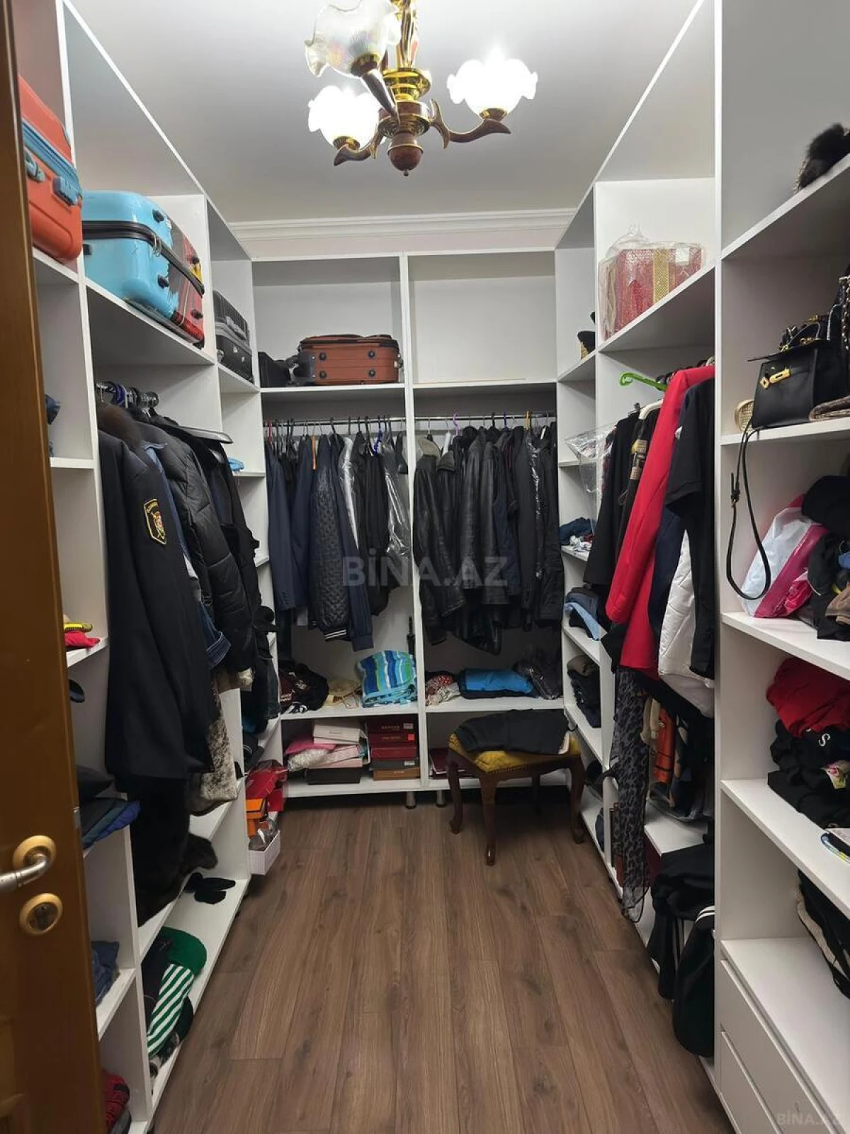 Satılır həyət evi 425 m²