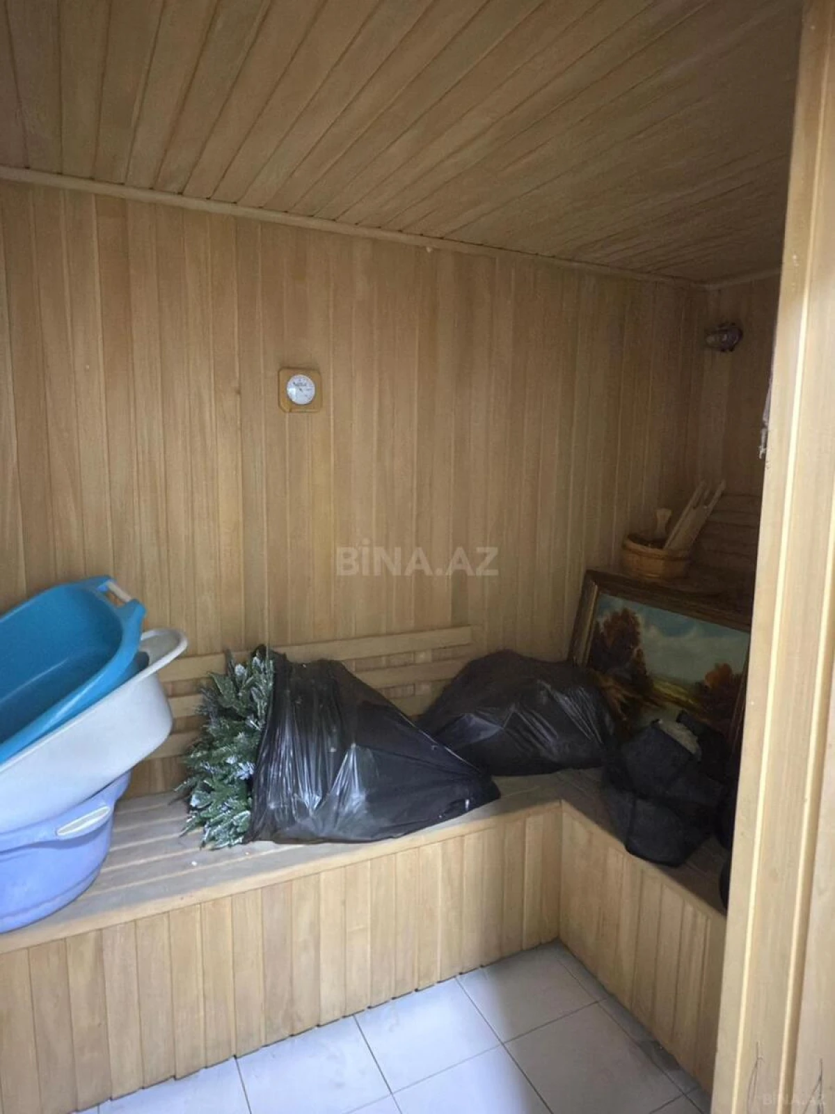 Satılır həyət evi 425 m²