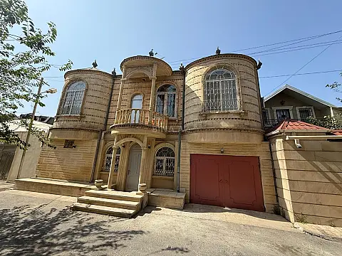 Satılır həyət evi 425 m²