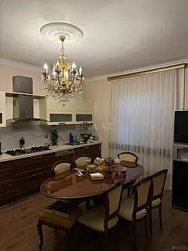 Satılır həyət evi 425 m²