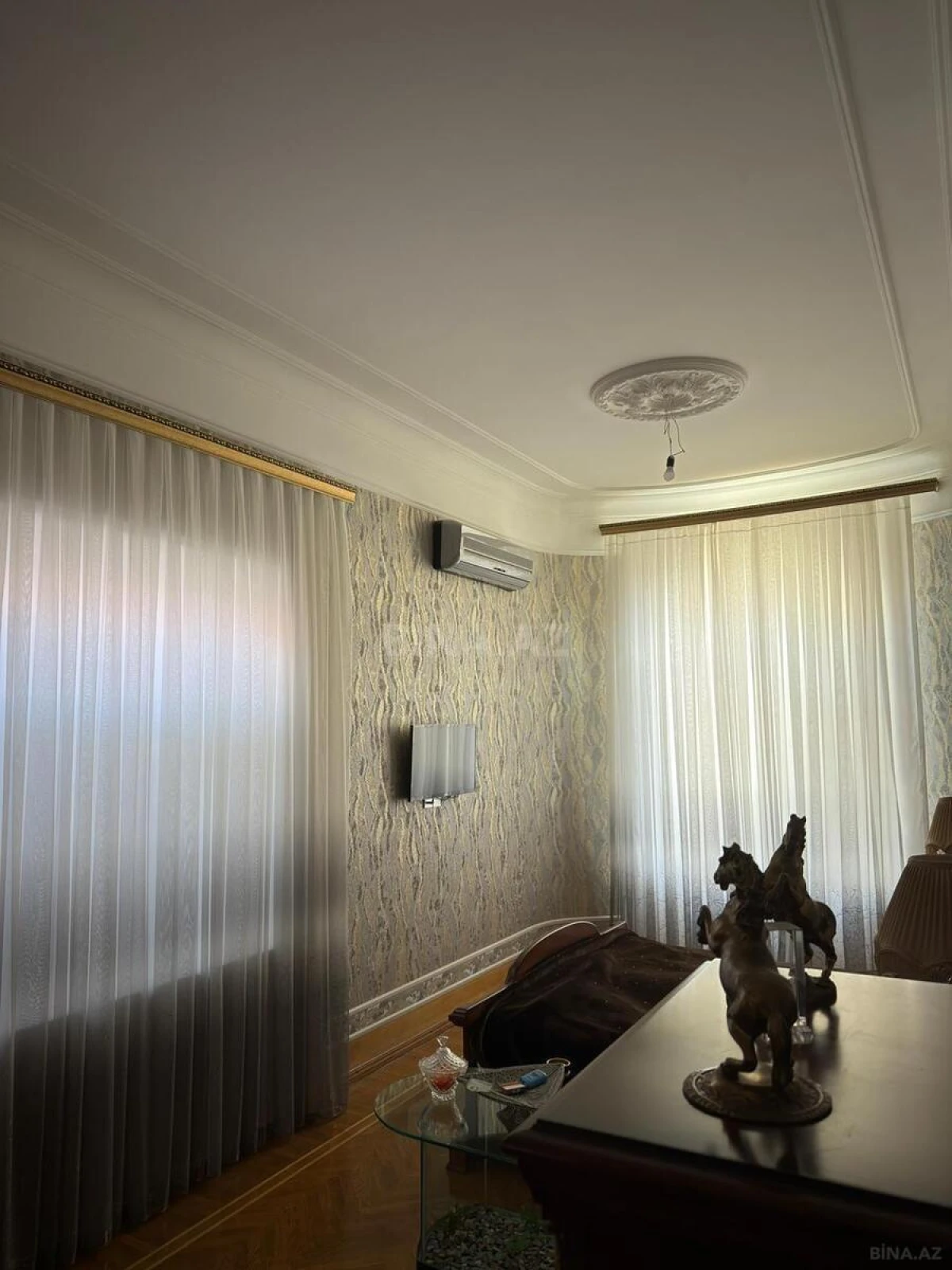 Satılır həyət evi 425 m²