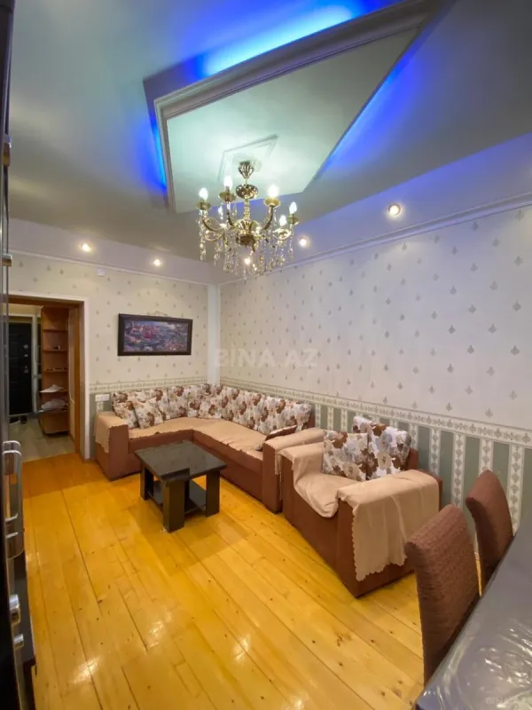 Kirayə verilir 2 otaqlı mənzil 55 m²