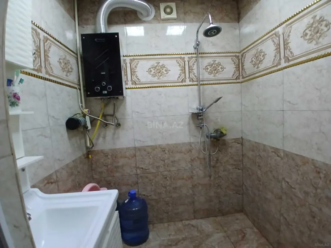 Satılır 5 otaqlı mənzil 100 m²