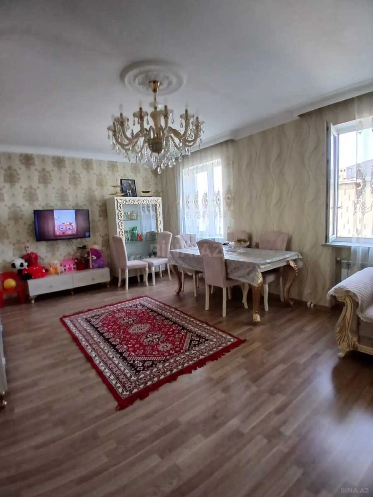 Satılır 5 otaqlı mənzil 100 m²