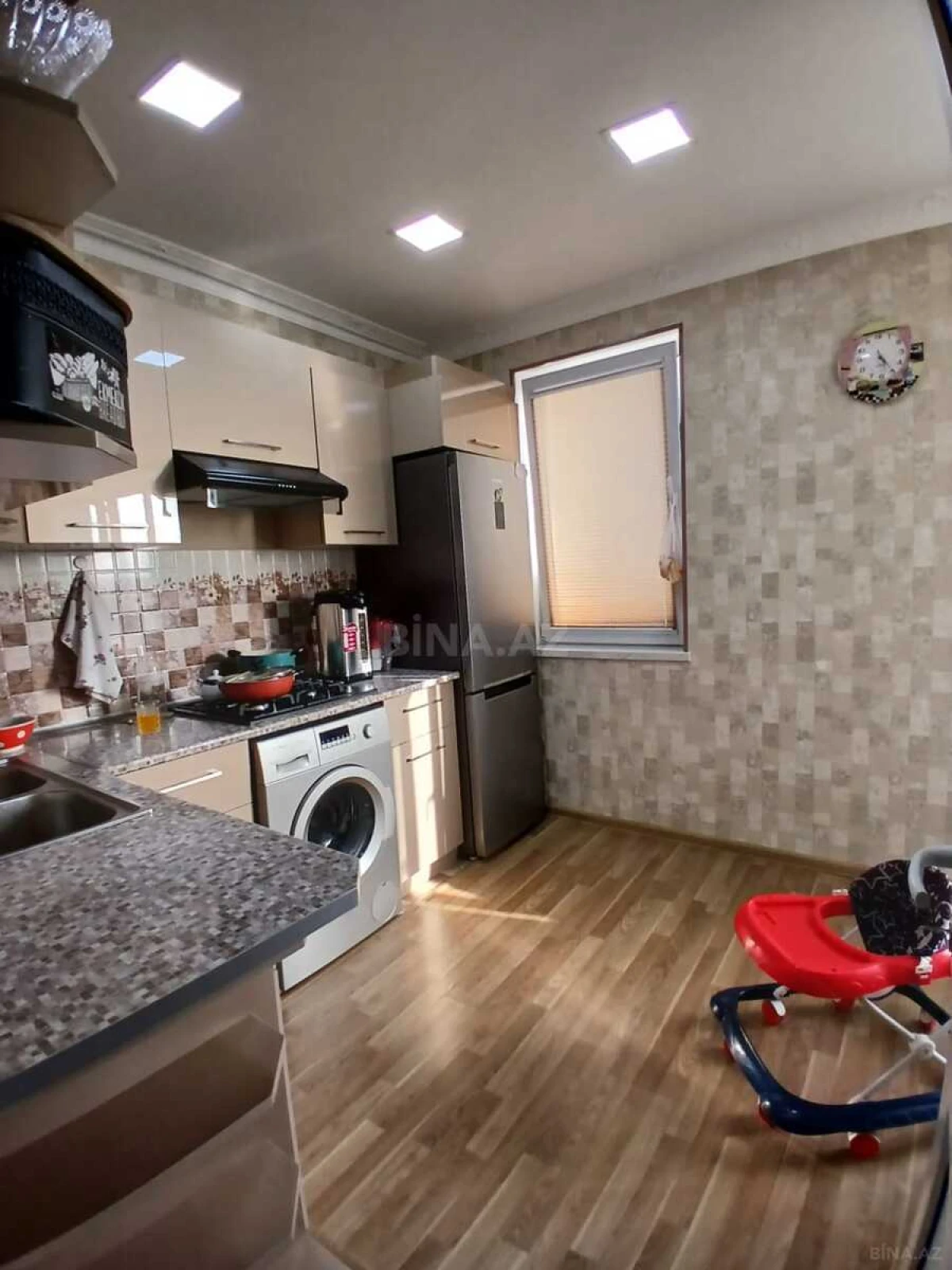 Satılır 5 otaqlı mənzil 100 m²