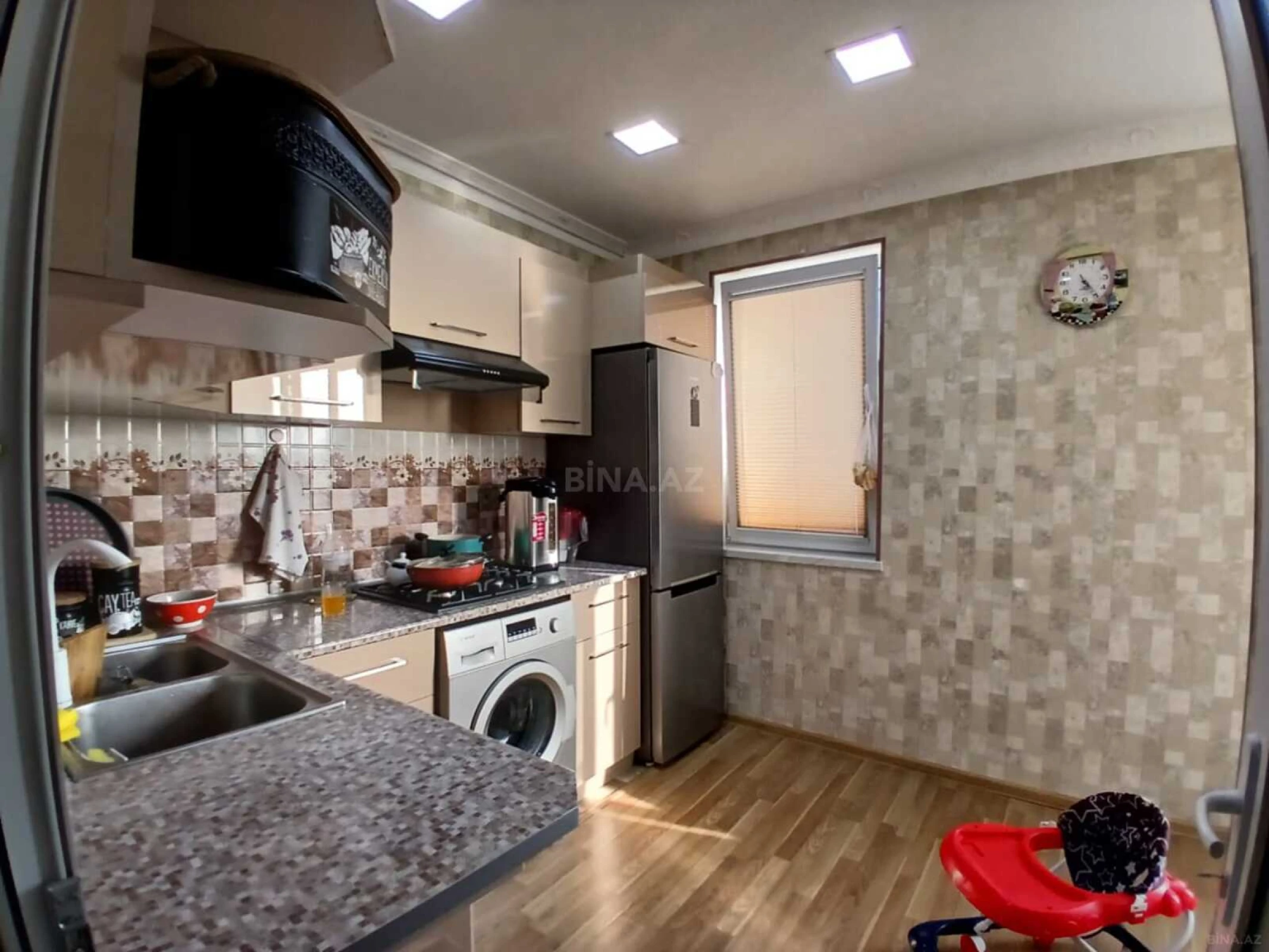 Satılır 5 otaqlı mənzil 100 m²