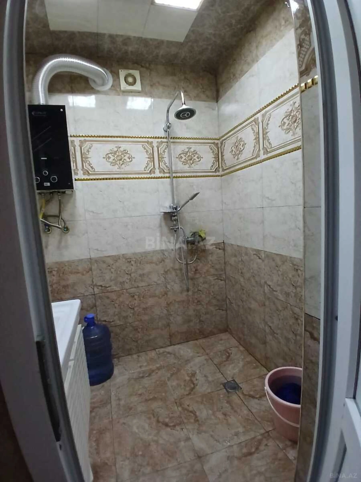 Satılır 5 otaqlı mənzil 100 m²