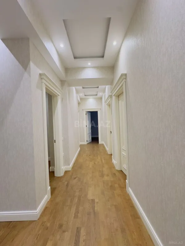 Kirayə verilir 5 otaqlı mənzil 230 m²