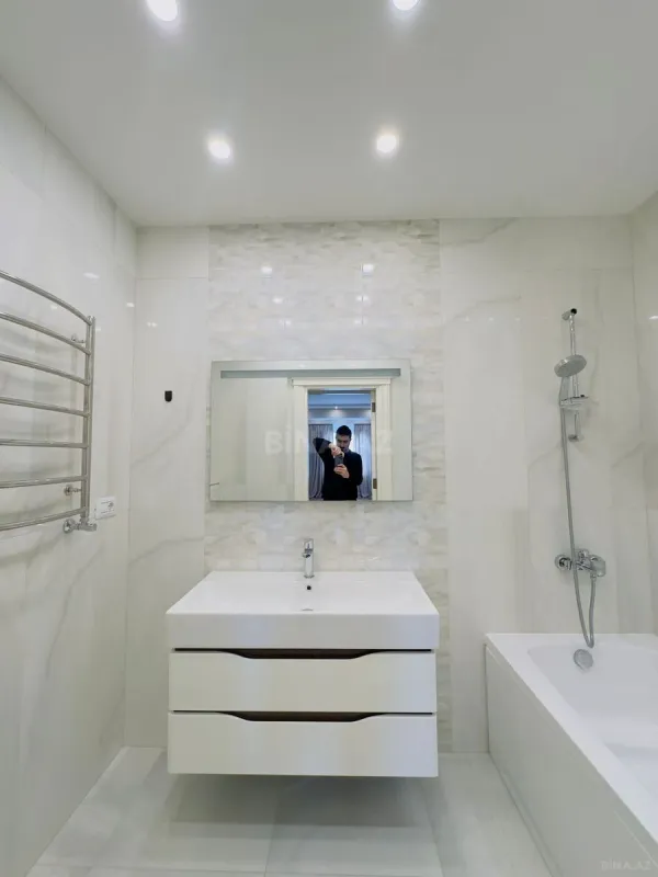 Kirayə verilir 5 otaqlı mənzil 230 m²