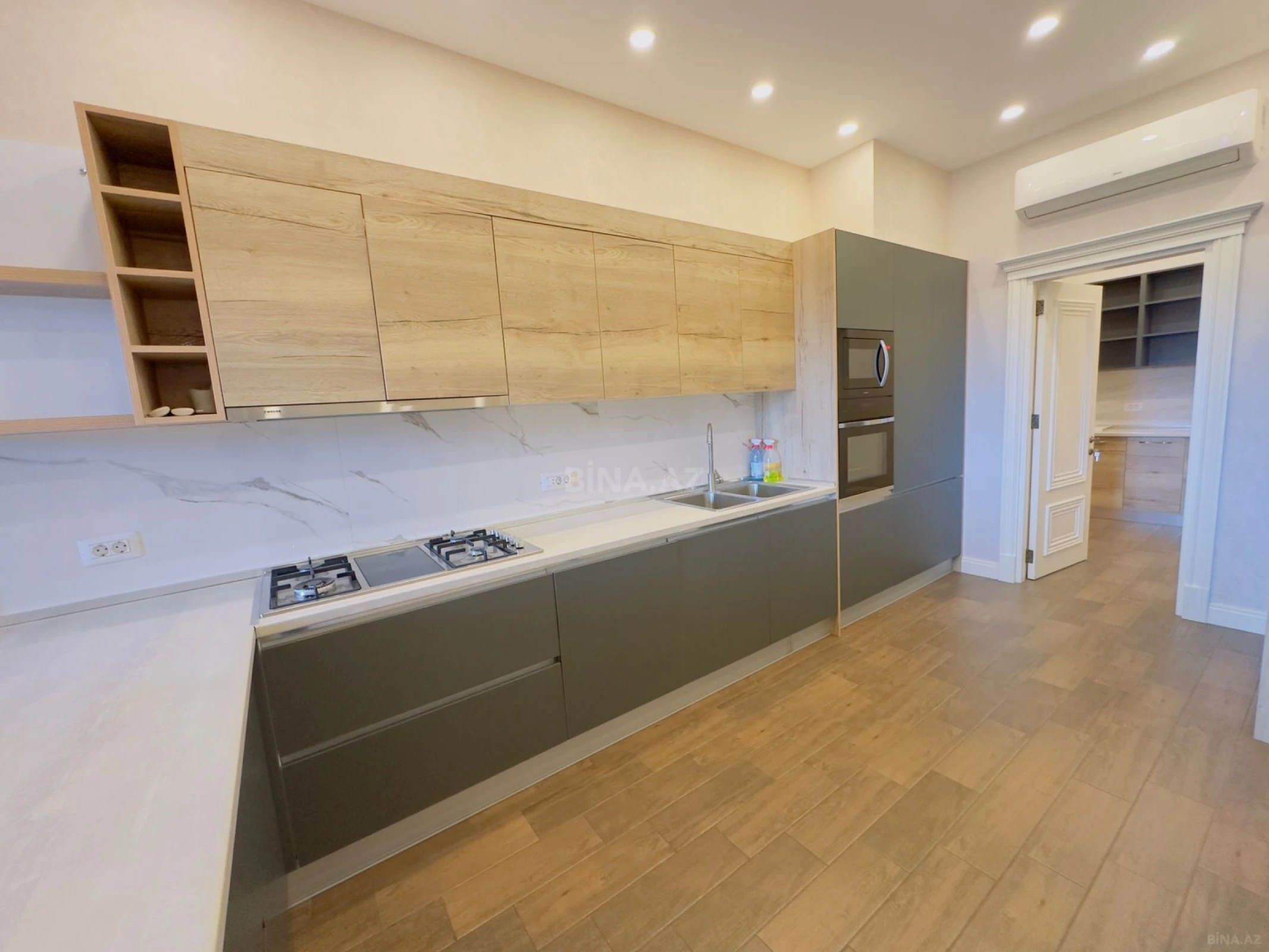 Kirayə verilir 5 otaqlı mənzil 230 m²