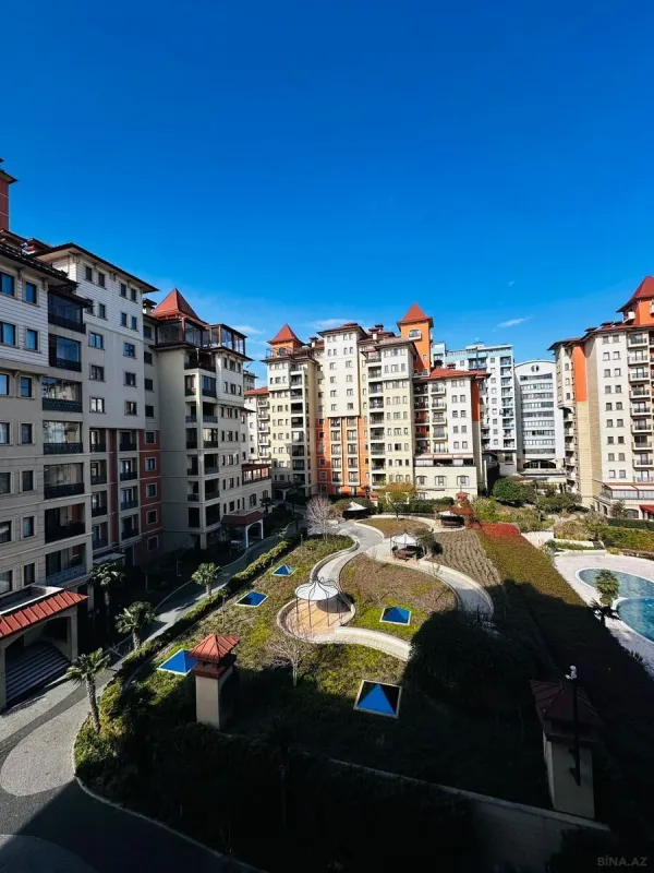 Kirayə verilir 5 otaqlı mənzil 230 m²