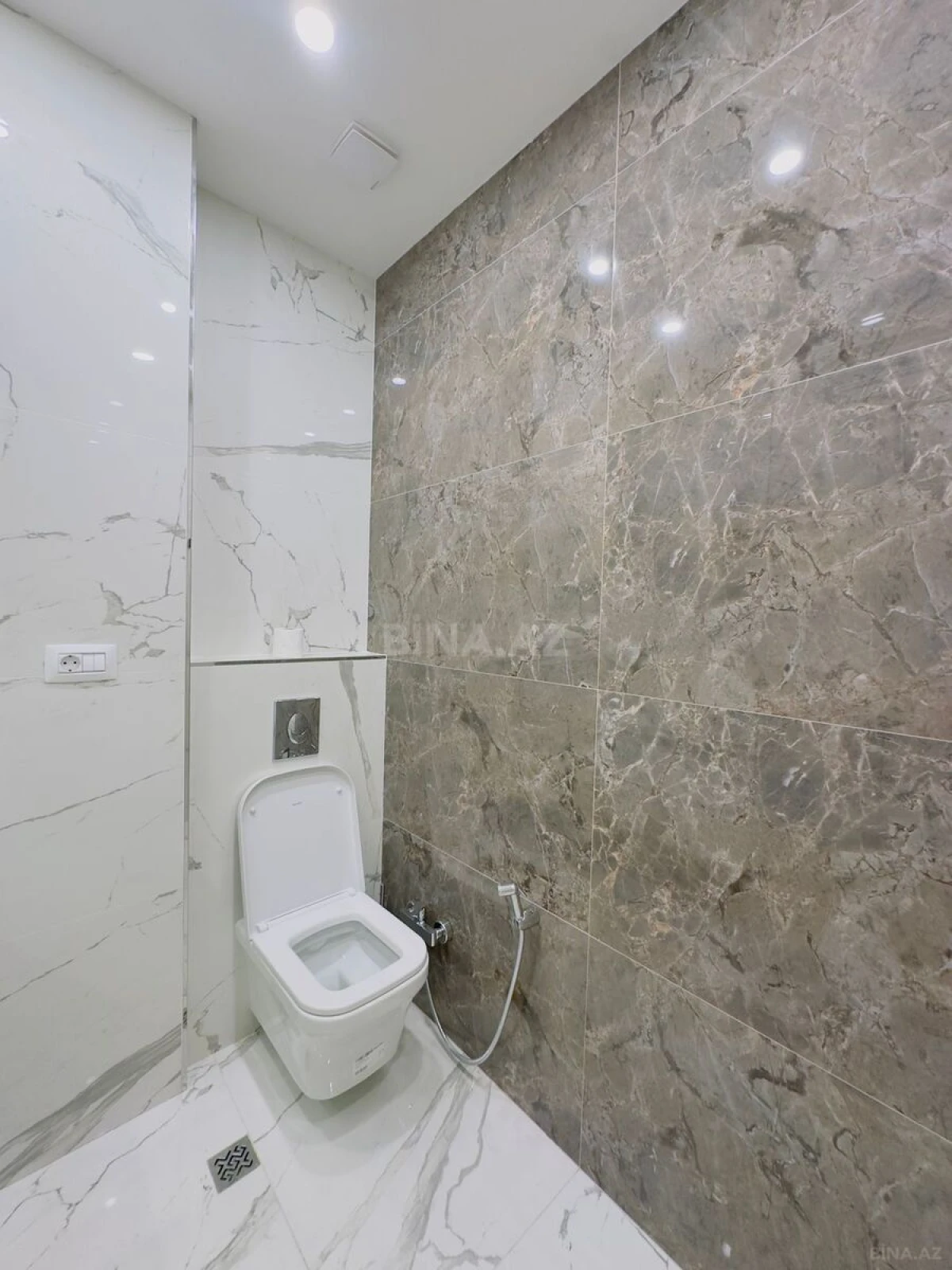 Kirayə verilir 5 otaqlı mənzil 230 m²