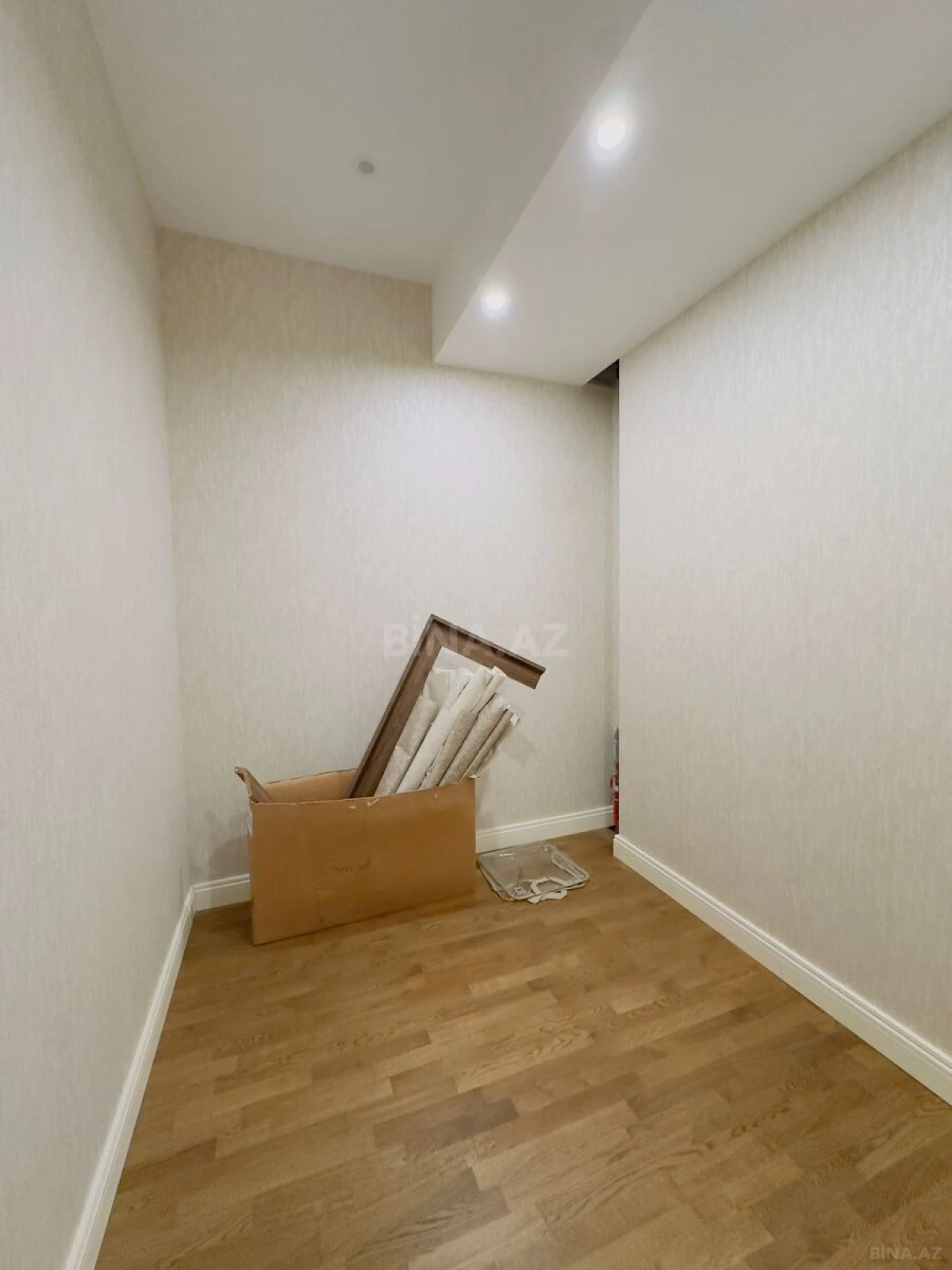 Kirayə verilir 5 otaqlı mənzil 230 m²