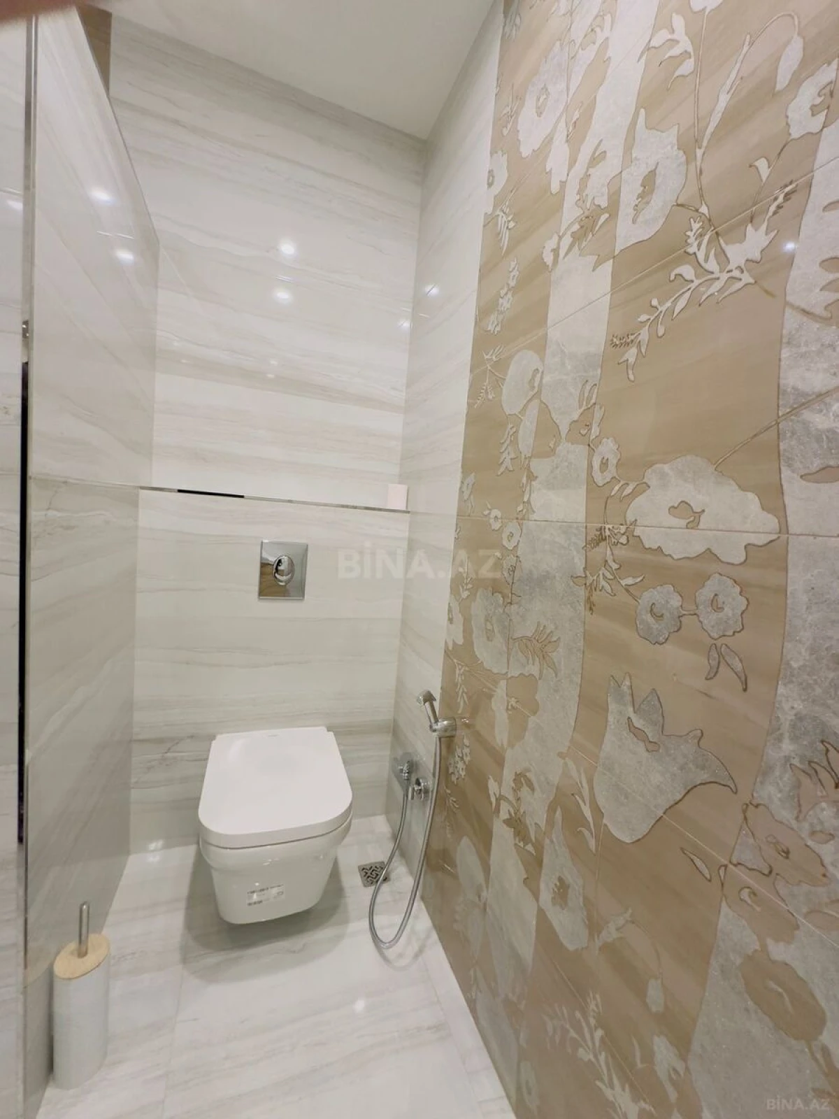 Kirayə verilir 5 otaqlı mənzil 230 m²