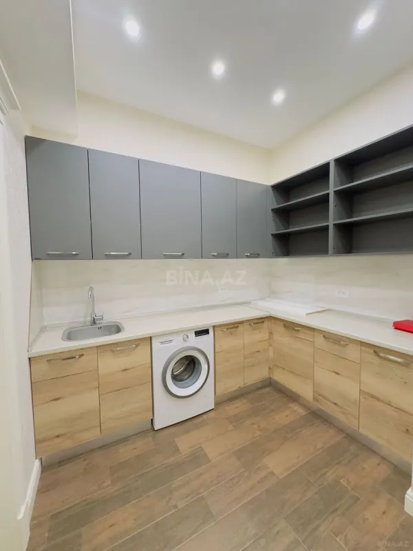 Kirayə verilir 5 otaqlı mənzil 230 m²