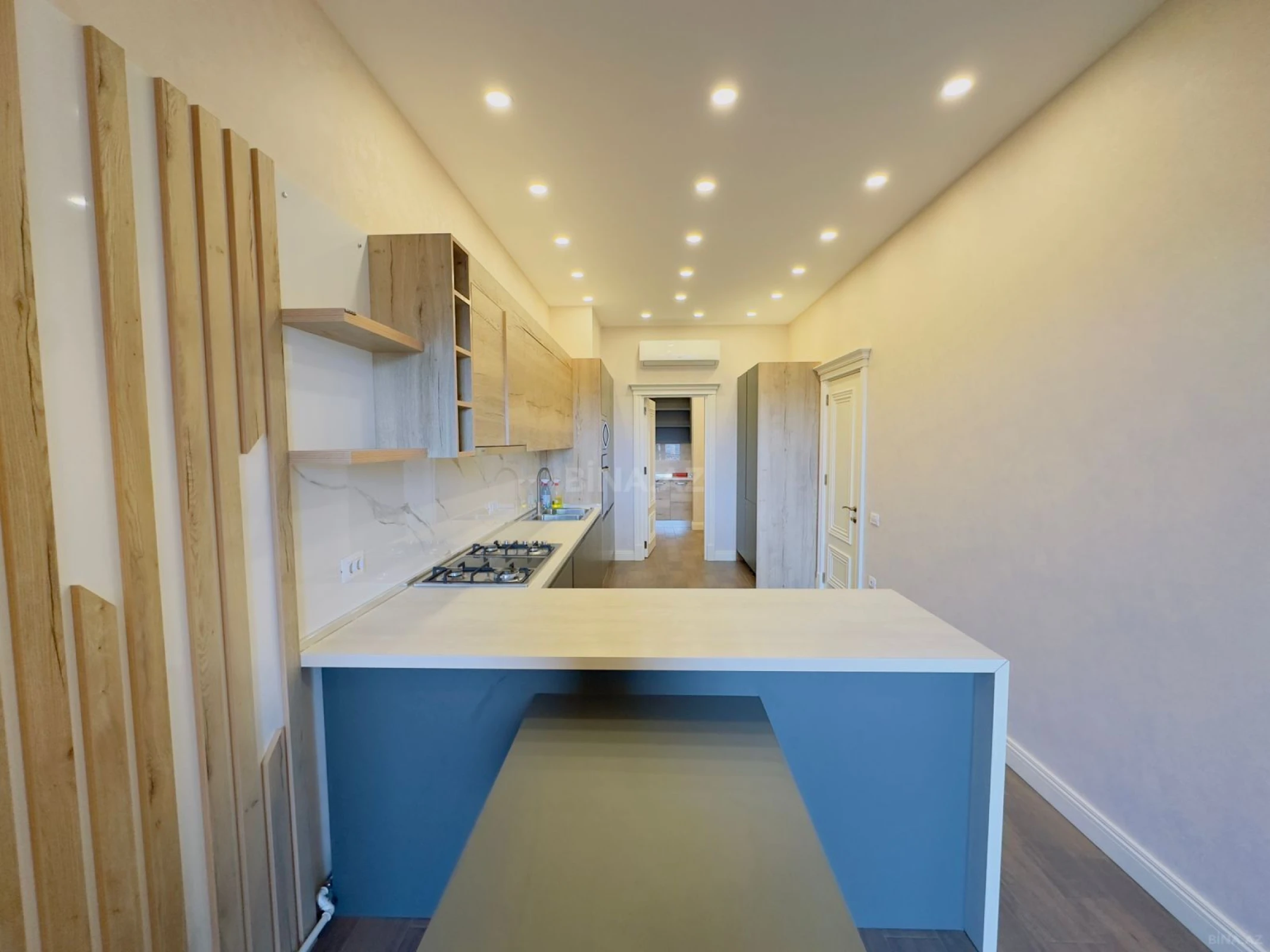 Kirayə verilir 5 otaqlı mənzil 230 m²