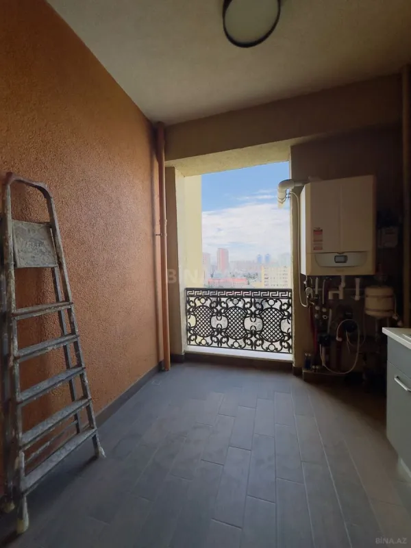 Kirayə verilir 5 otaqlı mənzil 230 m²