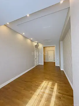 Kirayə verilir 5 otaqlı mənzil 230 m²