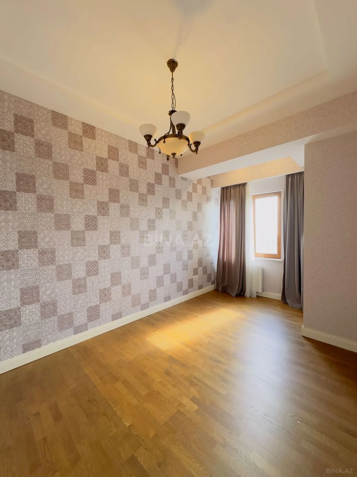 Kirayə verilir 5 otaqlı mənzil 230 m²